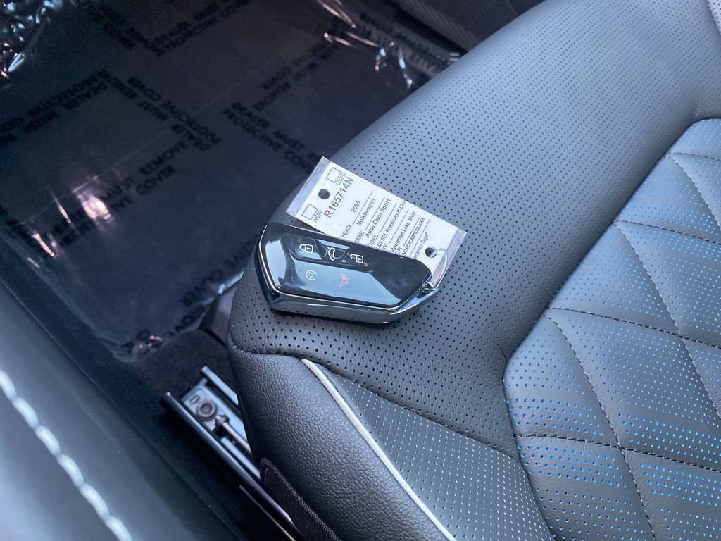 New 2026 Volkswagen Atlas Cross Sport SEL Premium R-Line image 30