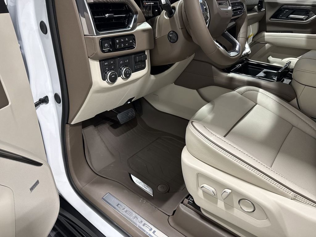 New 2026 GMC Yukon XL Denali w/ Denali Reserve Package AWD/4WD image 10