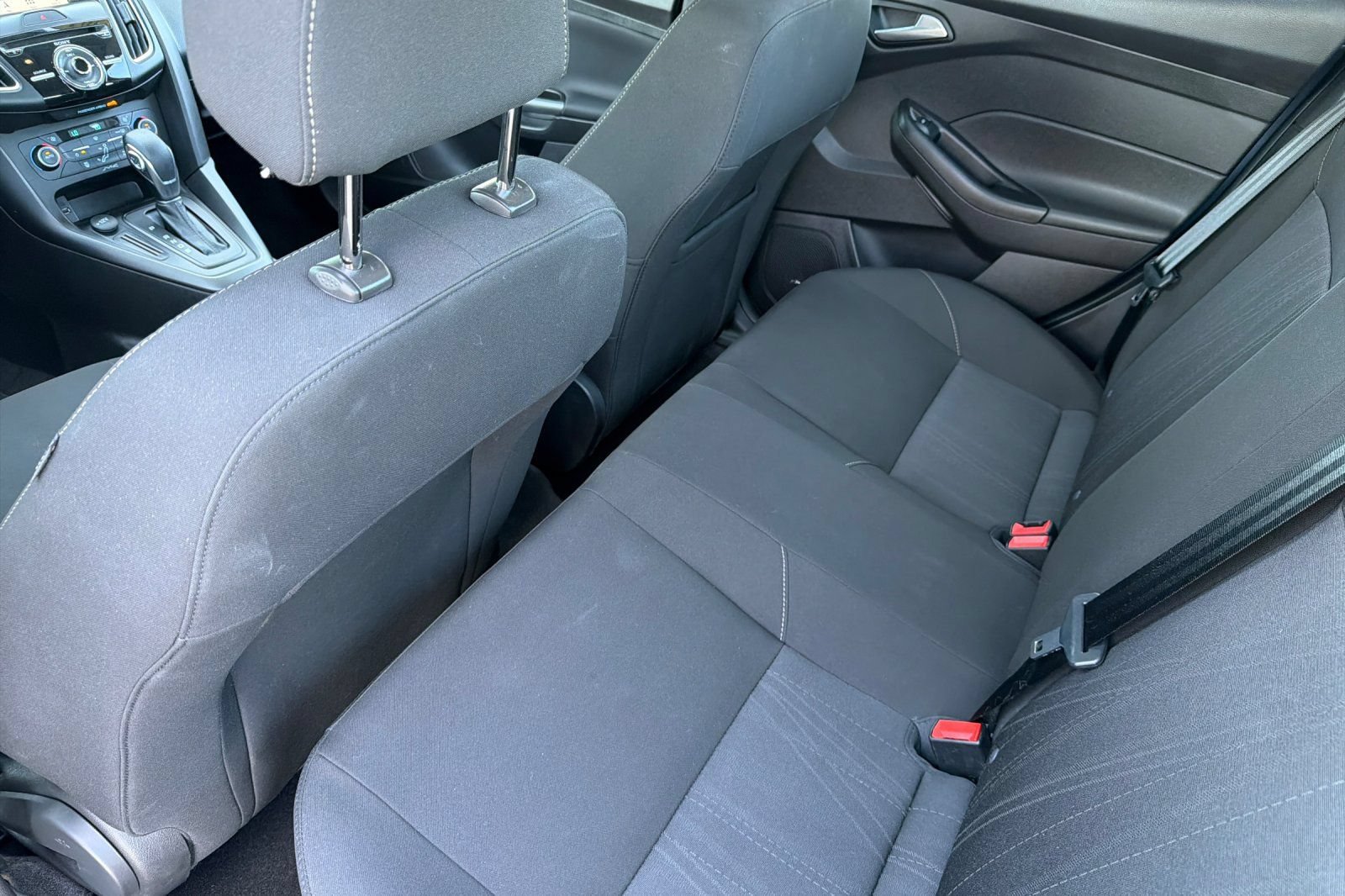 Used 2018 Ford Focus SEL FWD image 12