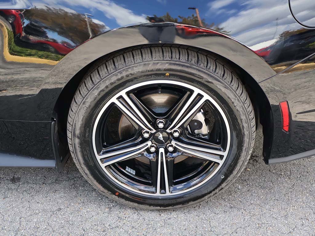 Used 2025 Ford Mustang Premium image 21