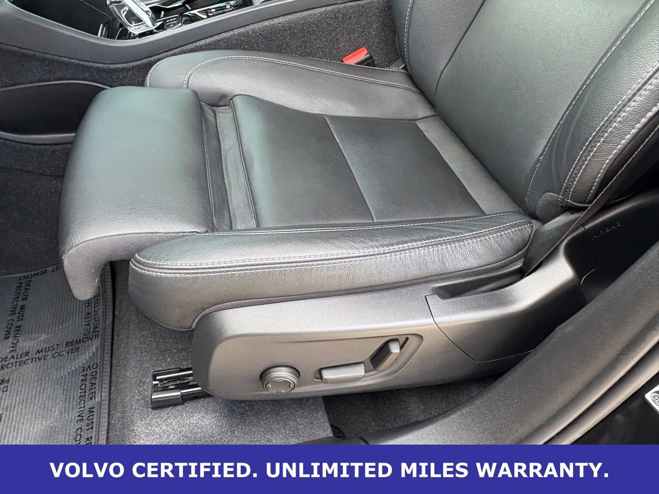 Certified 2024 Volvo XC40 B5 Plus image 29