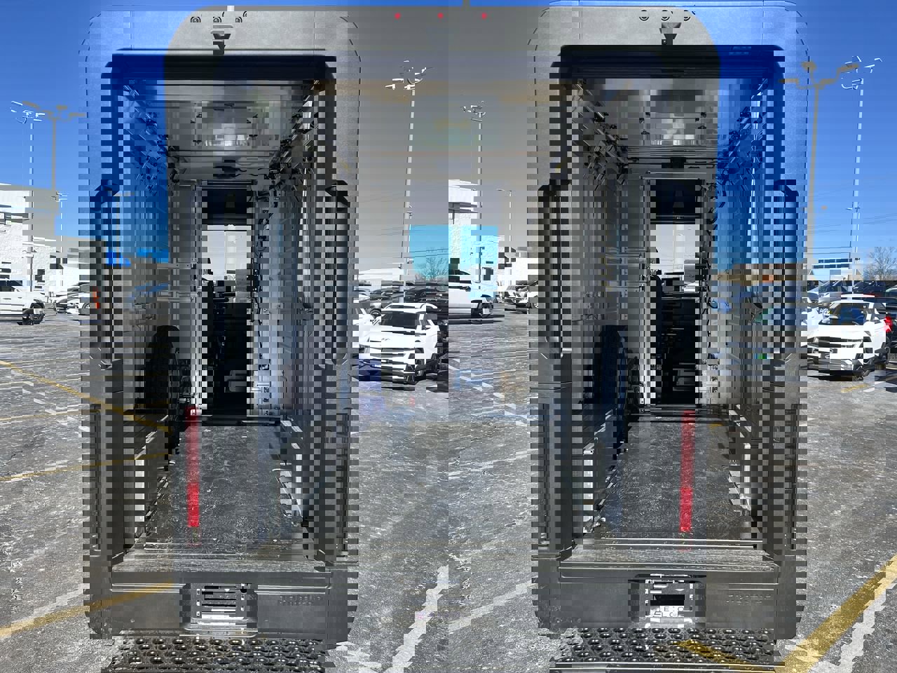 New 2025 Chevrolet Brightdrop 400 w/ Power Door Package image 16