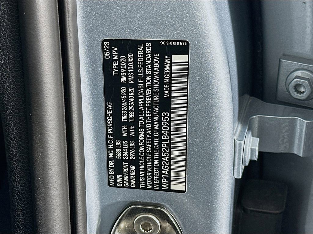 Certified 2023 Porsche Macan S AWD/4WD image 36