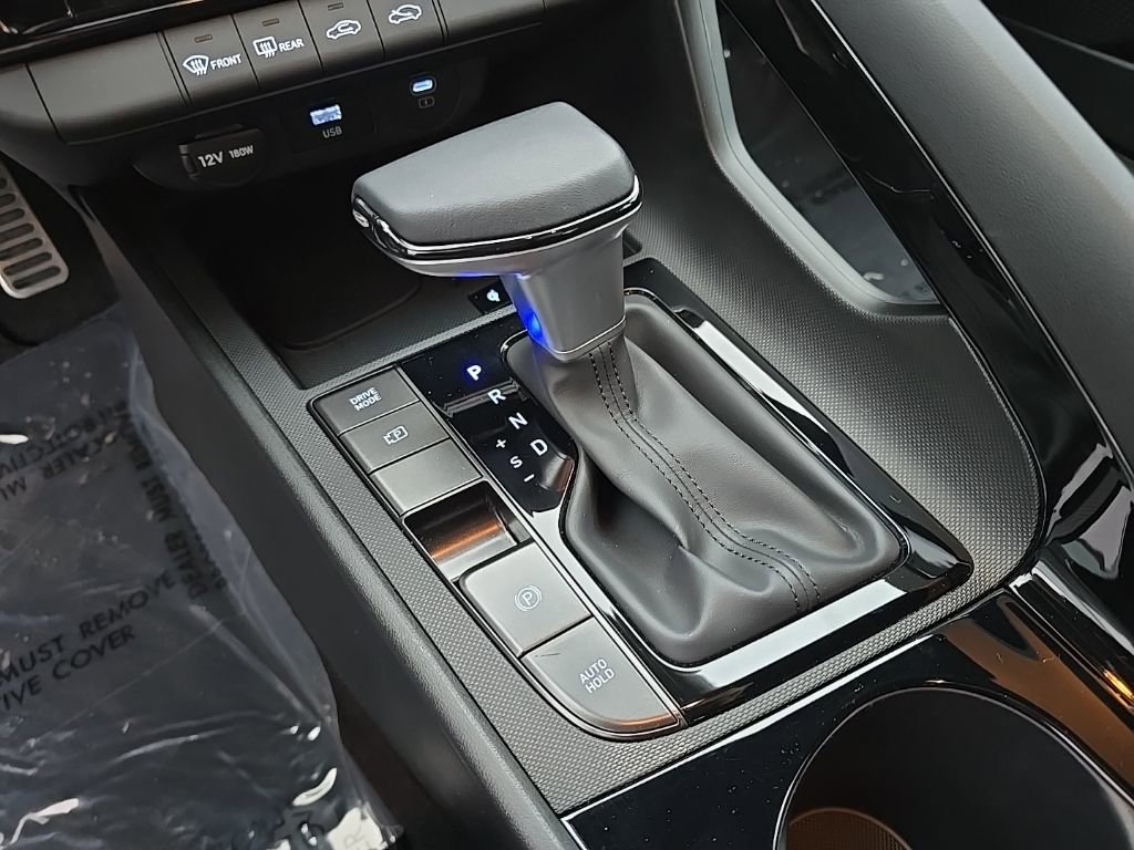 Certified 2025 Hyundai Elantra SEL image 18