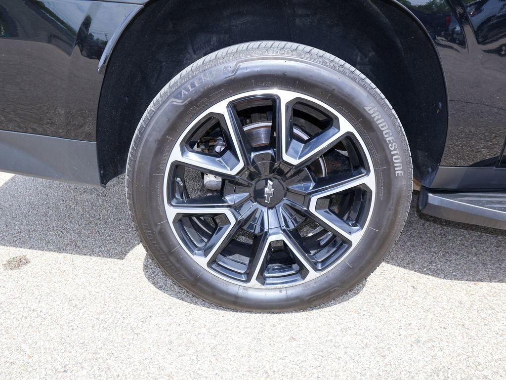 Used 2023 Chevrolet Suburban RST AWD/4WD image 34