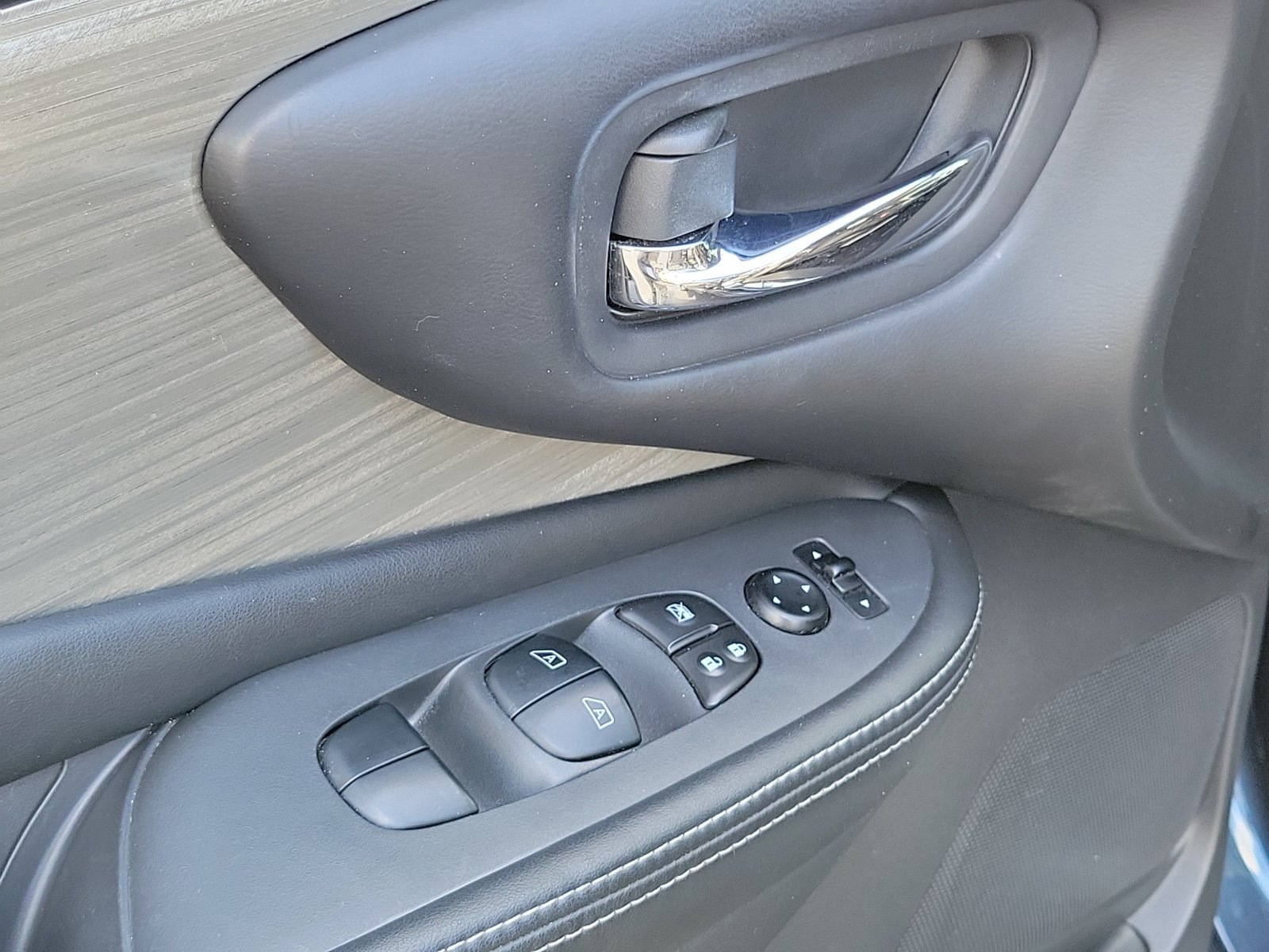 Used 2017 Nissan Murano S w/ Navigation Package FWD image 18