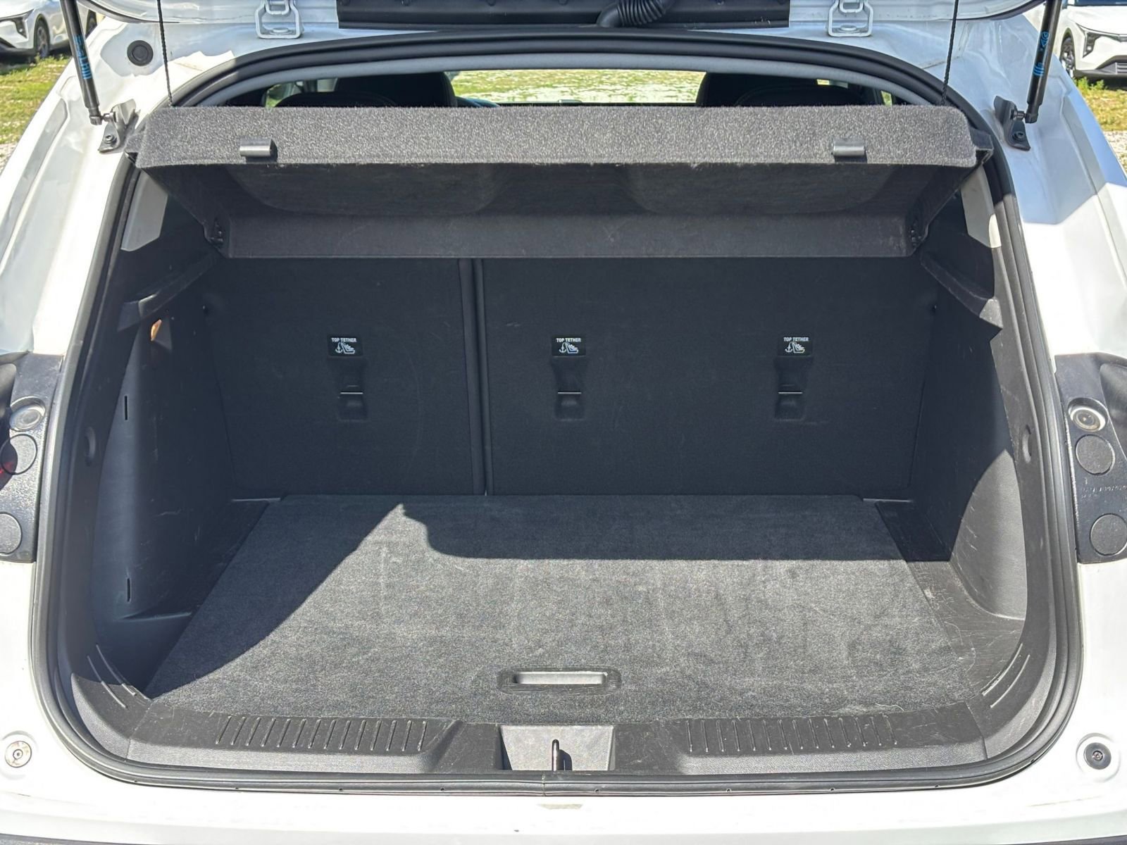 Used 2025 Chevrolet Trax LT image 32