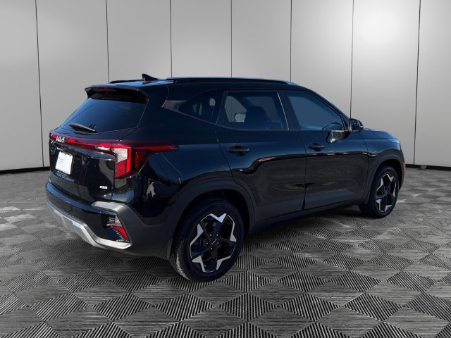Used 2025 Kia Seltos S AWD/4WD image 5
