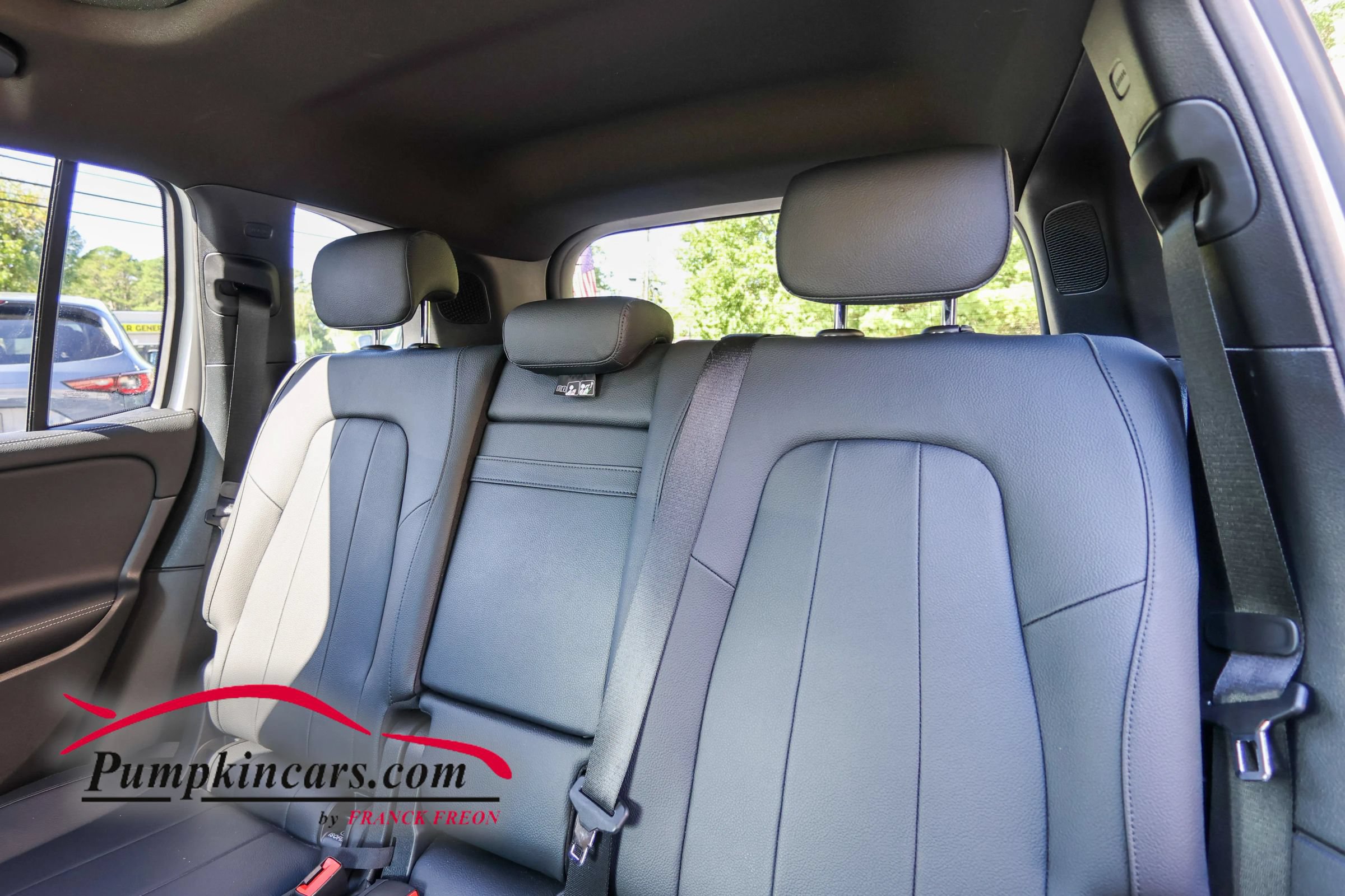 Used 2023 Mercedes-Benz GLB 250 4MATIC w/ Premium Package image 21