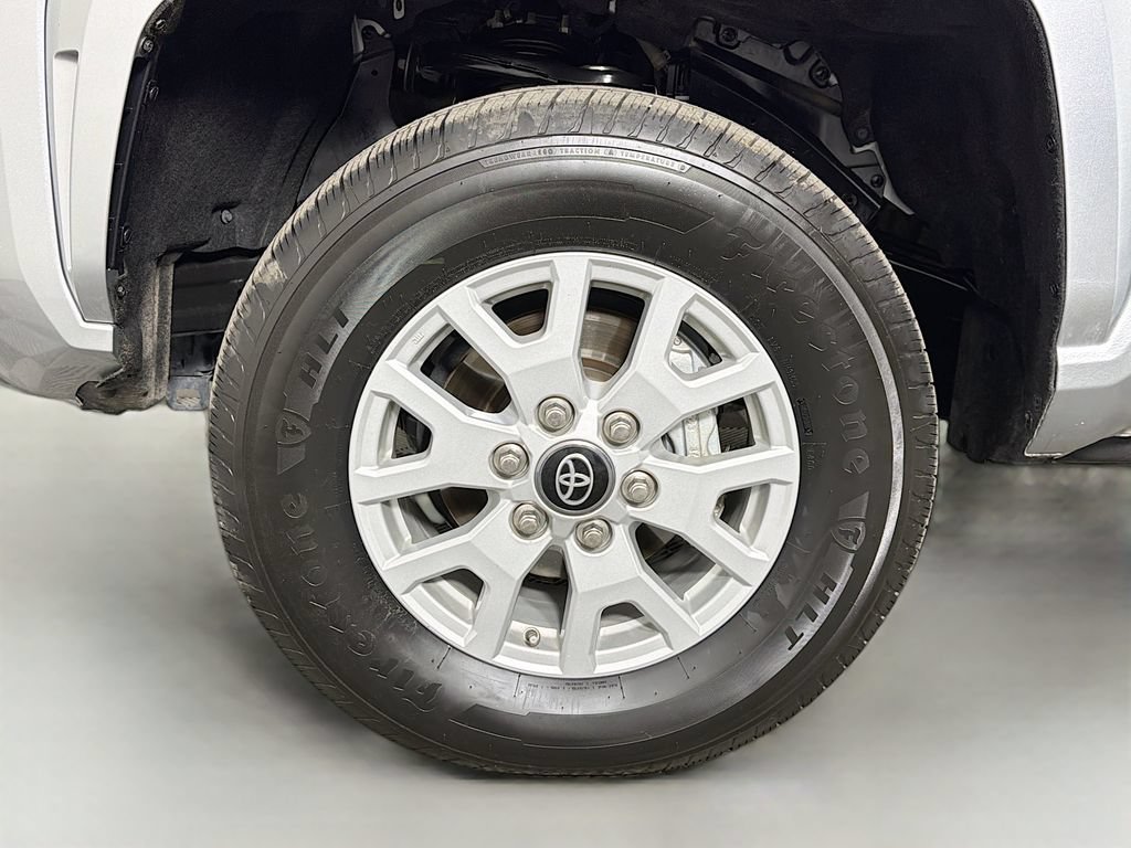 Used 2024 Toyota Tacoma SR5 AWD/4WD image 26