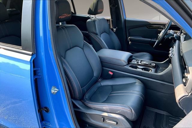 Used 2025 Honda Pilot TrailSport image 28