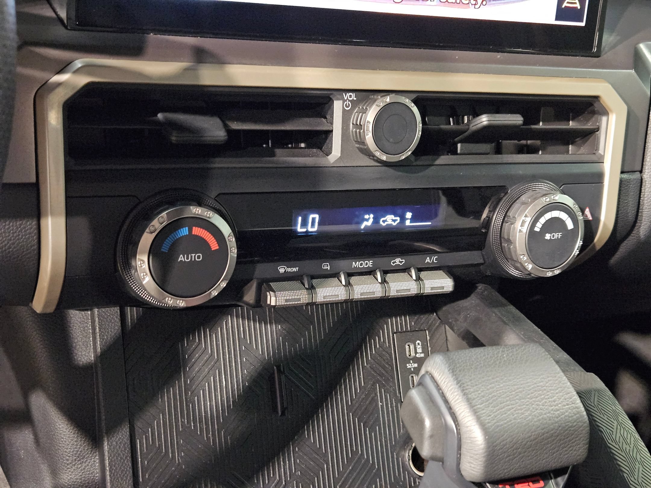 Certified 2025 Toyota Tacoma TRD Sport AWD/4WD image 31