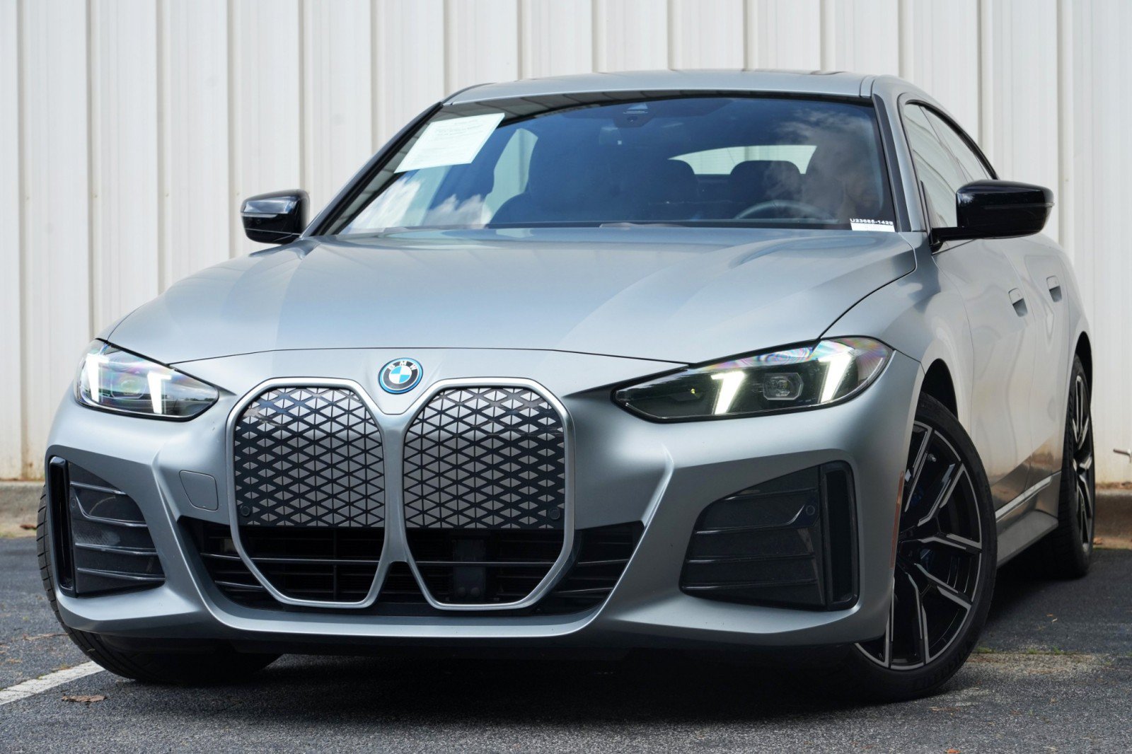 Used 2025 BMW i4 eDrive40 w/ M Sport Package RWD image 3