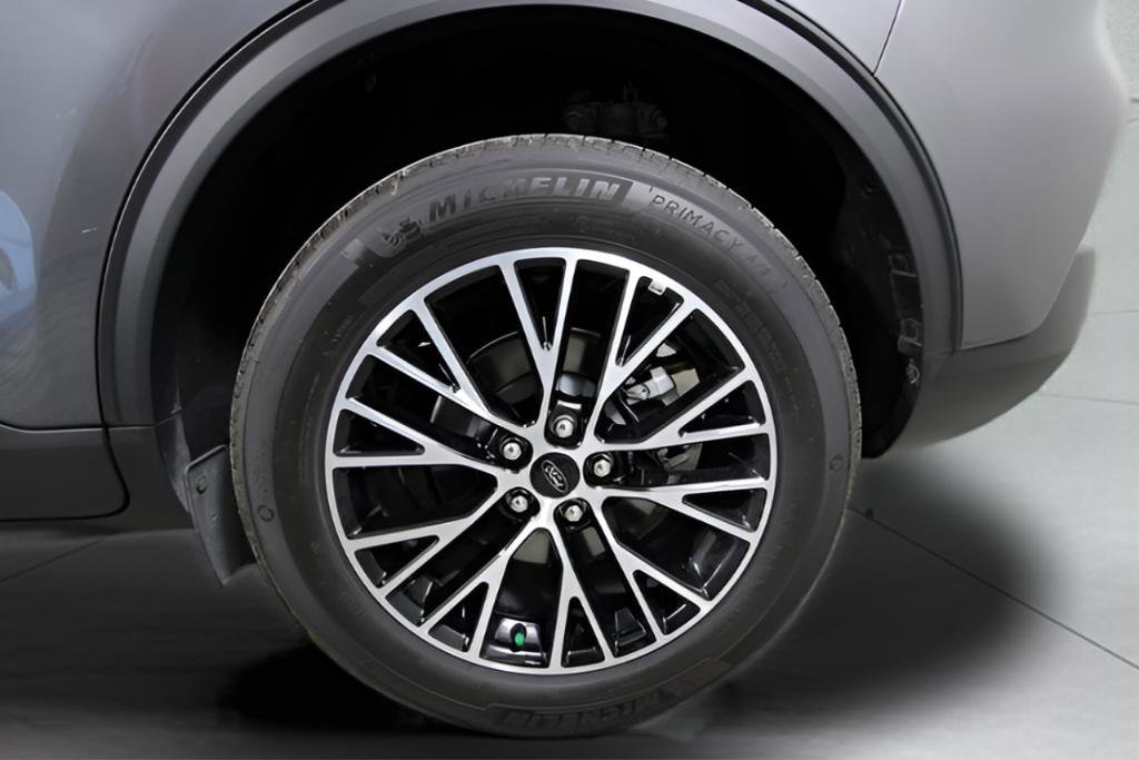 Used 2024 Ford Escape SE image 9