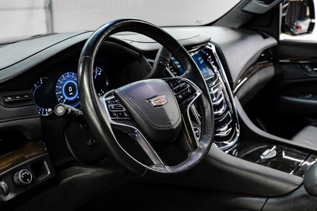 Used 2016 Cadillac Escalade Platinum RWD image 22