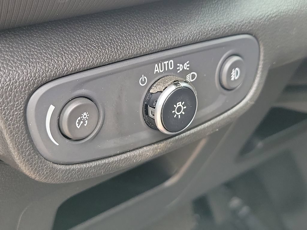 Used 2021 Chevrolet TrailBlazer RS w/ Technology Package FWD image 25