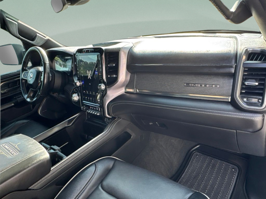 Used 2020 RAM 1500 Limited w/ Black Appearance Package AWD/4WD image 41