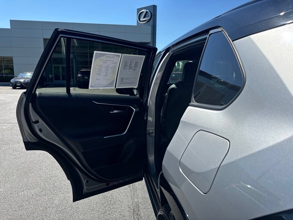 Used 2021 Toyota RAV4 XSE AWD/4WD image 15