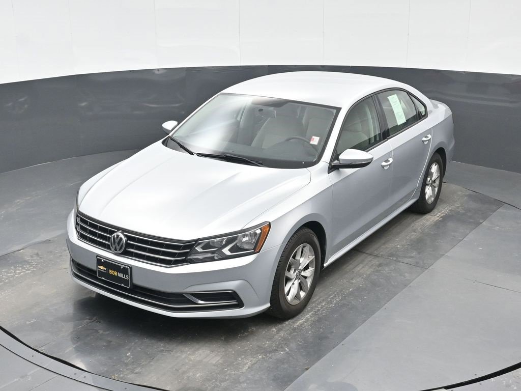 Used 2018 Volkswagen Passat 2.0T S image 16