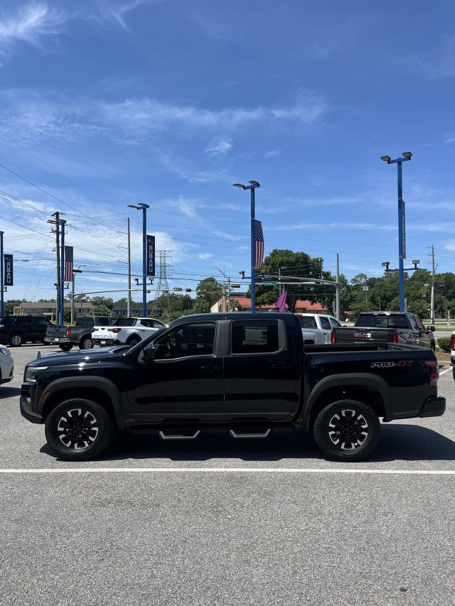 Used 2022 Nissan Frontier PRO-4X w/ Off-Road Protection Package image 6