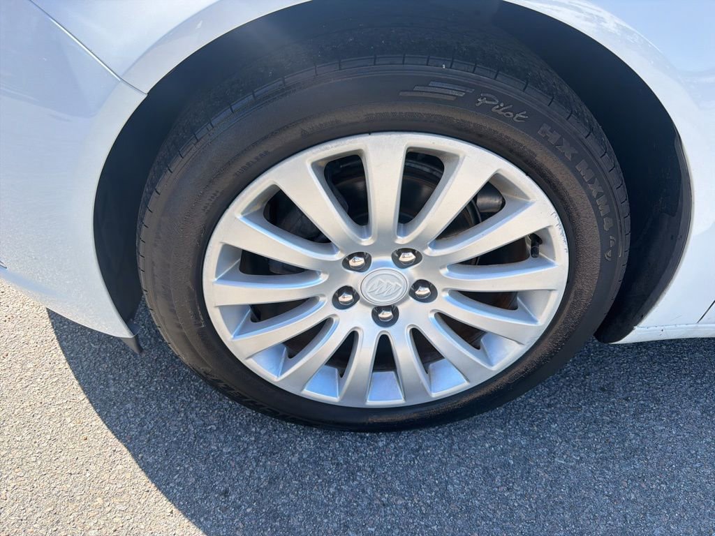Used 2011 Buick Regal CXL w/ RL2 Preferred Equipment Group FWD image 10