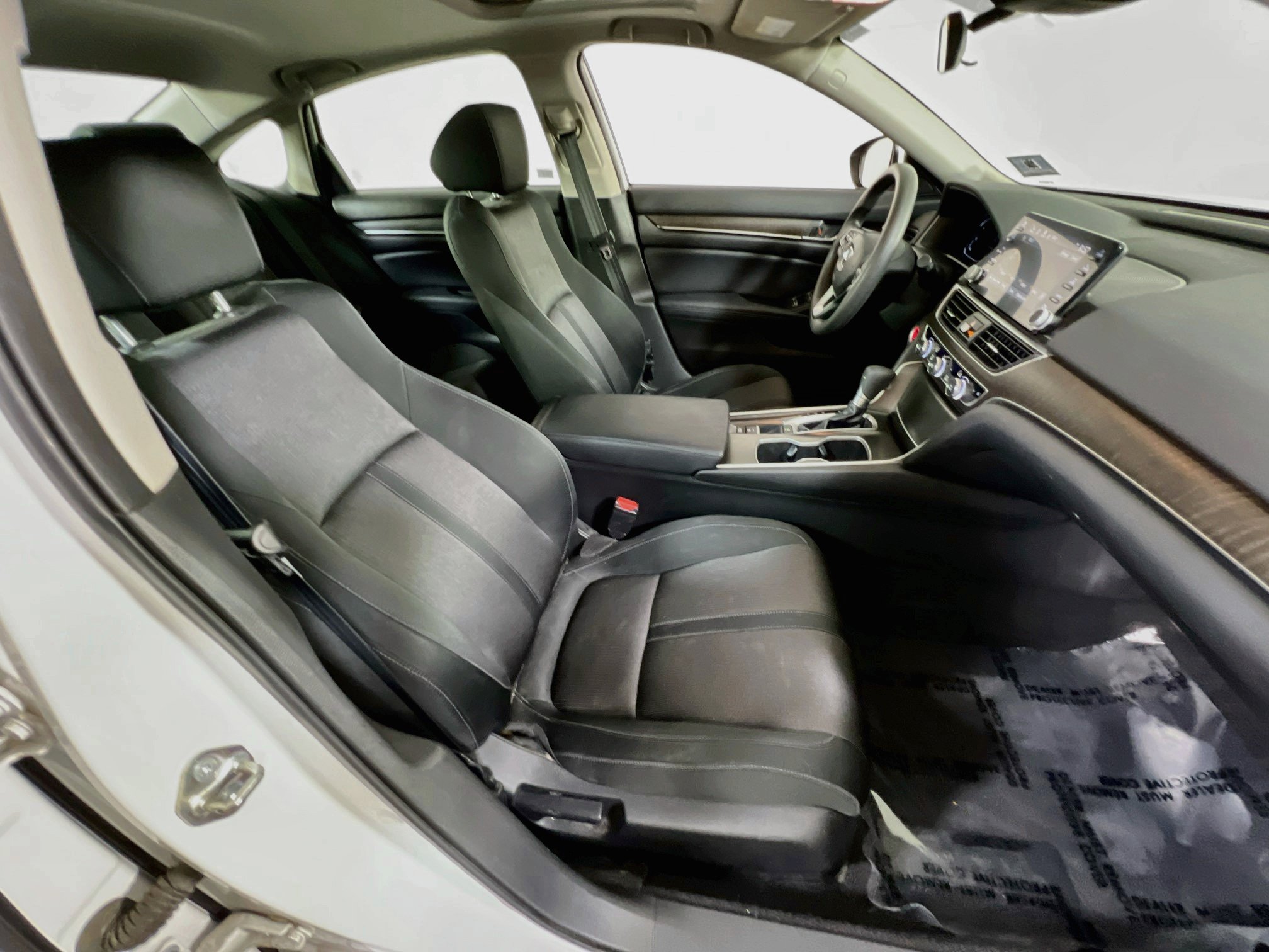 Used 2018 Honda Accord EX image 27