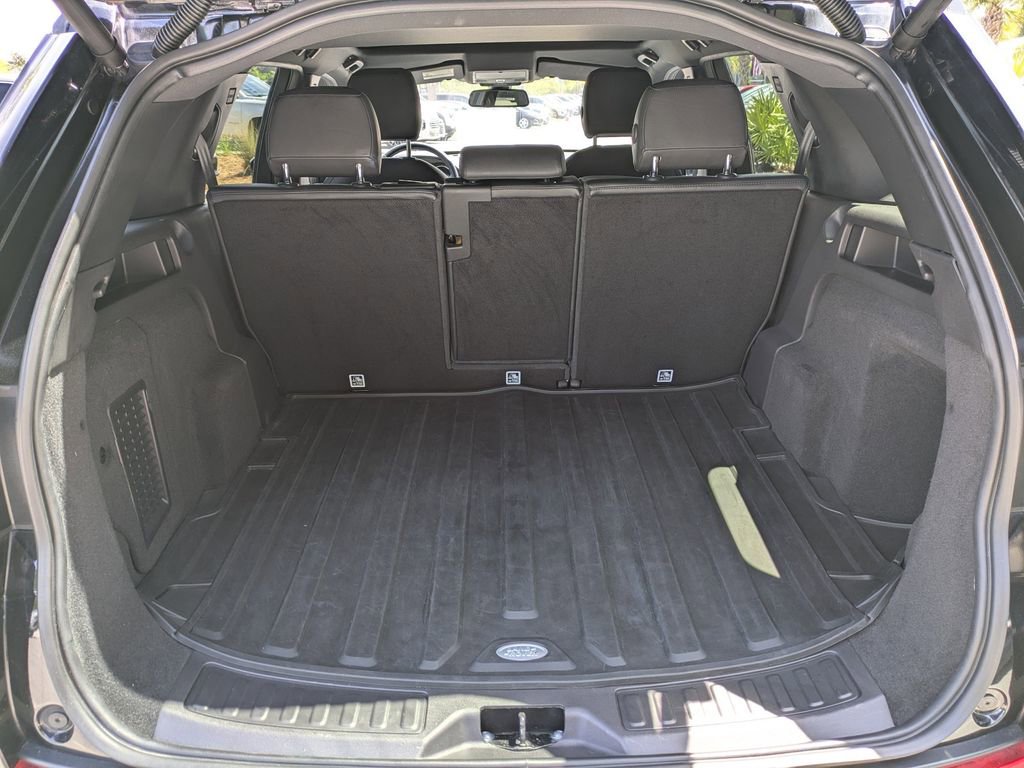 Used 2016 Land Rover Discovery Sport HSE Luxury image 13