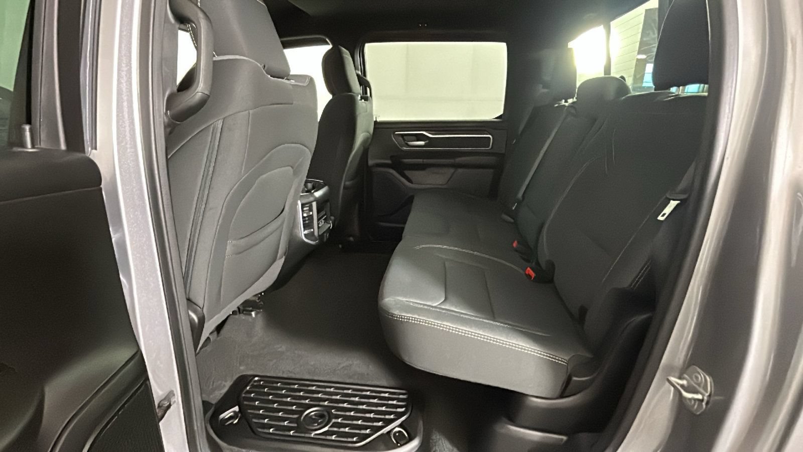 Used 2022 RAM 1500 Big Horn AWD/4WD image 31