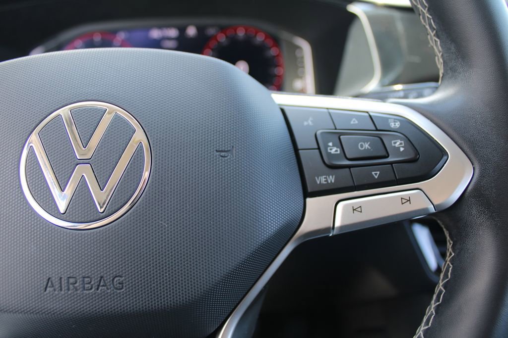Certified 2022 Volkswagen Taos SEL AWD/4WD image 12