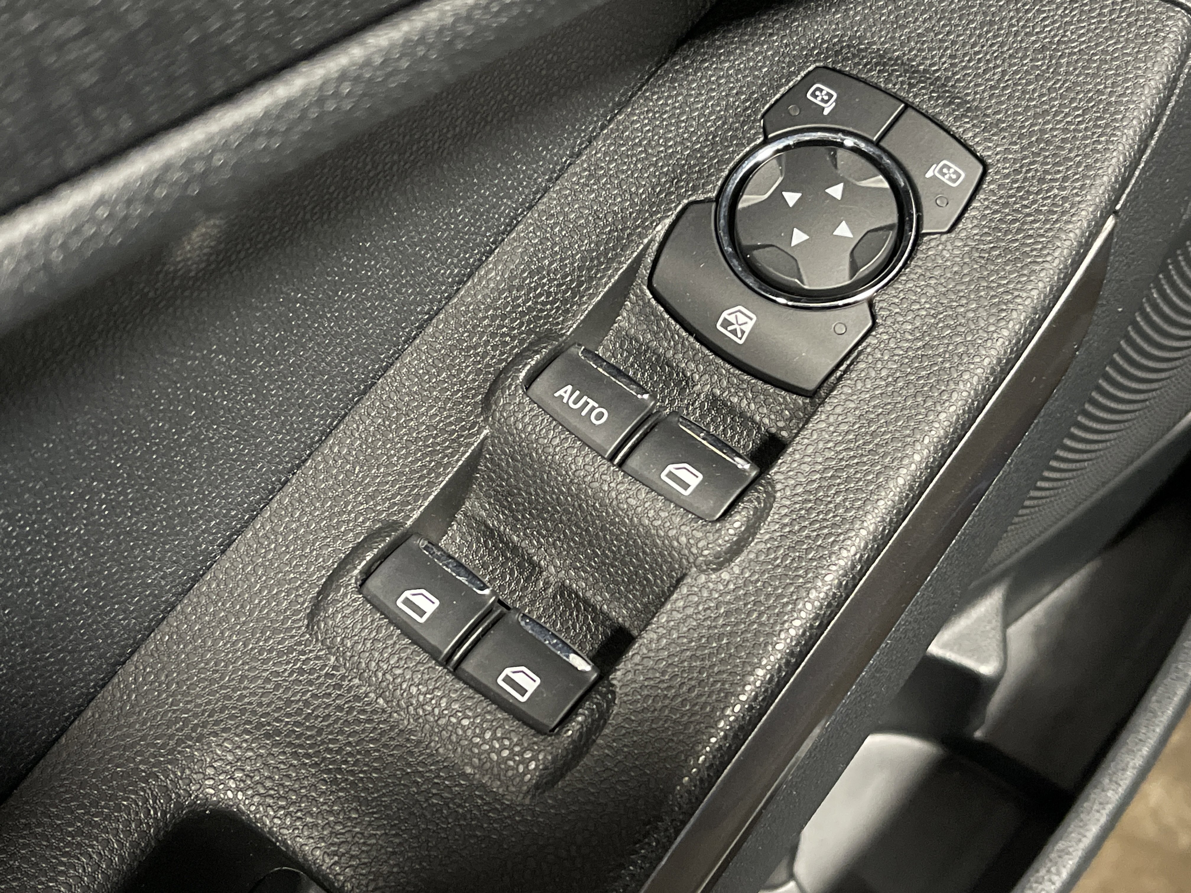 Used 2022 Ford EcoSport SES image 9