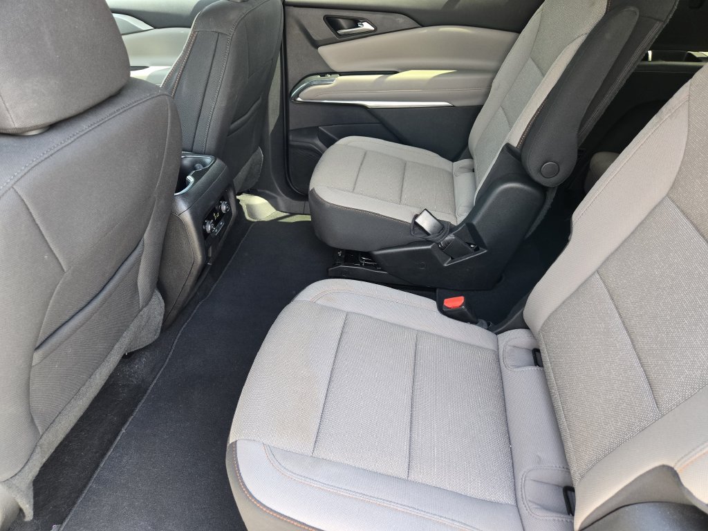 Used 2026 Chevrolet Traverse LT w/ Driver Confidence Package FWD image 30
