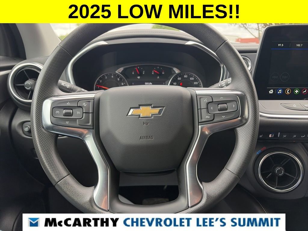 Used 2025 Chevrolet Blazer LT FWD image 17