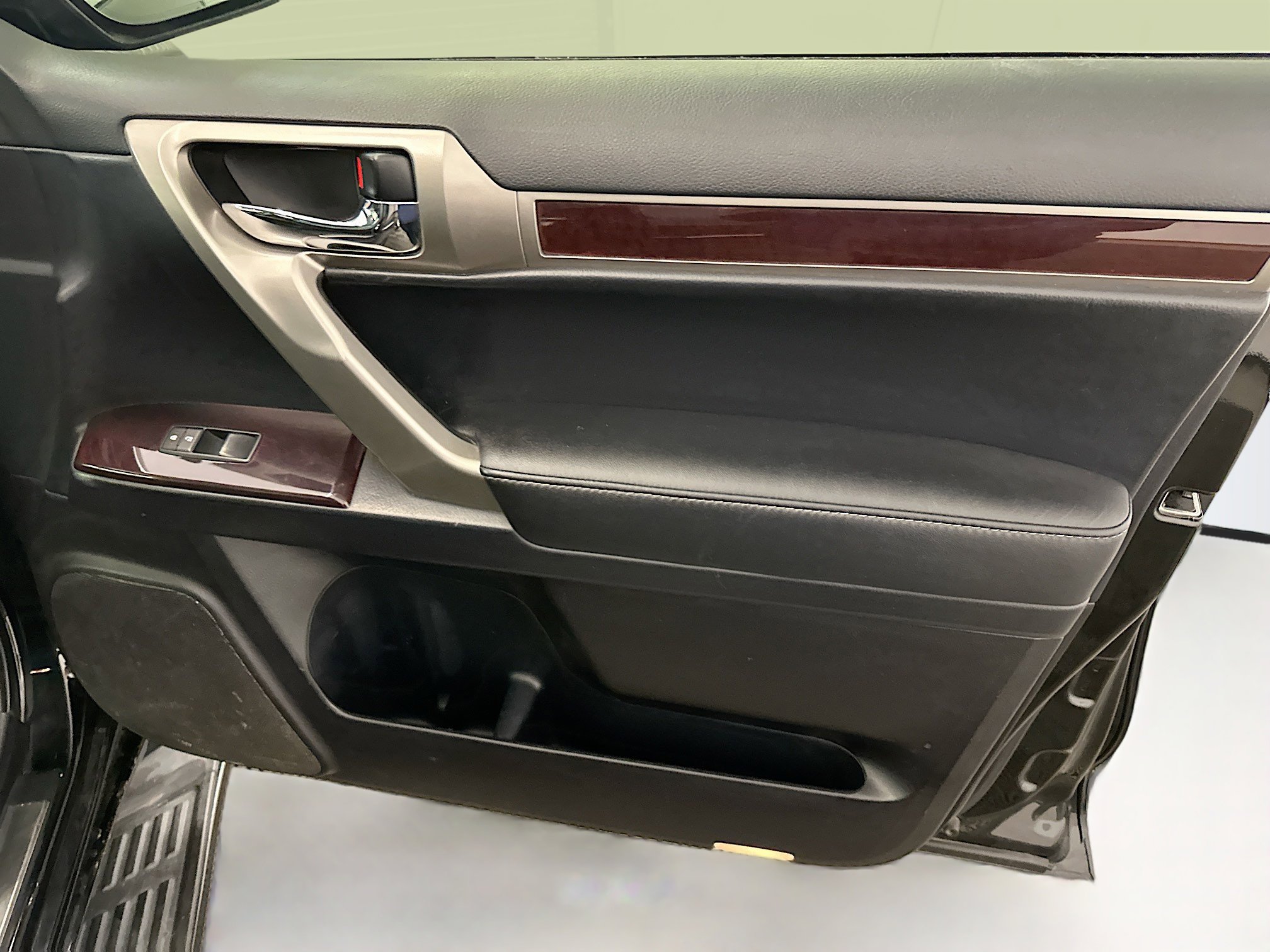 Used 2014 Lexus GX 460 image 35