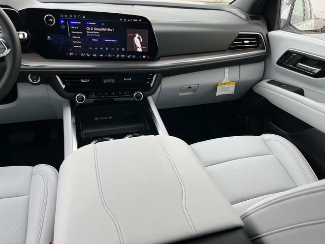 New 2025 Chevrolet Suburban Premier image 15