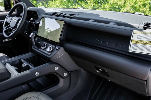 New 2026 Land Rover Defender 110 X-Dynamic SE AWD/4WD image 18