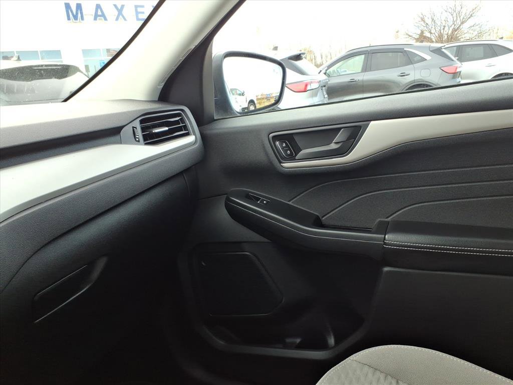 Used 2022 Ford Escape SE w/ Cold Weather Package image 21
