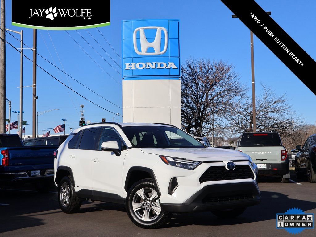 Used 2024 Toyota RAV4 XLE image 1