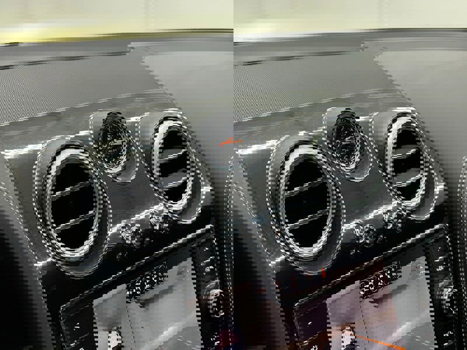 Used 2018 Bentley Bentayga image 21