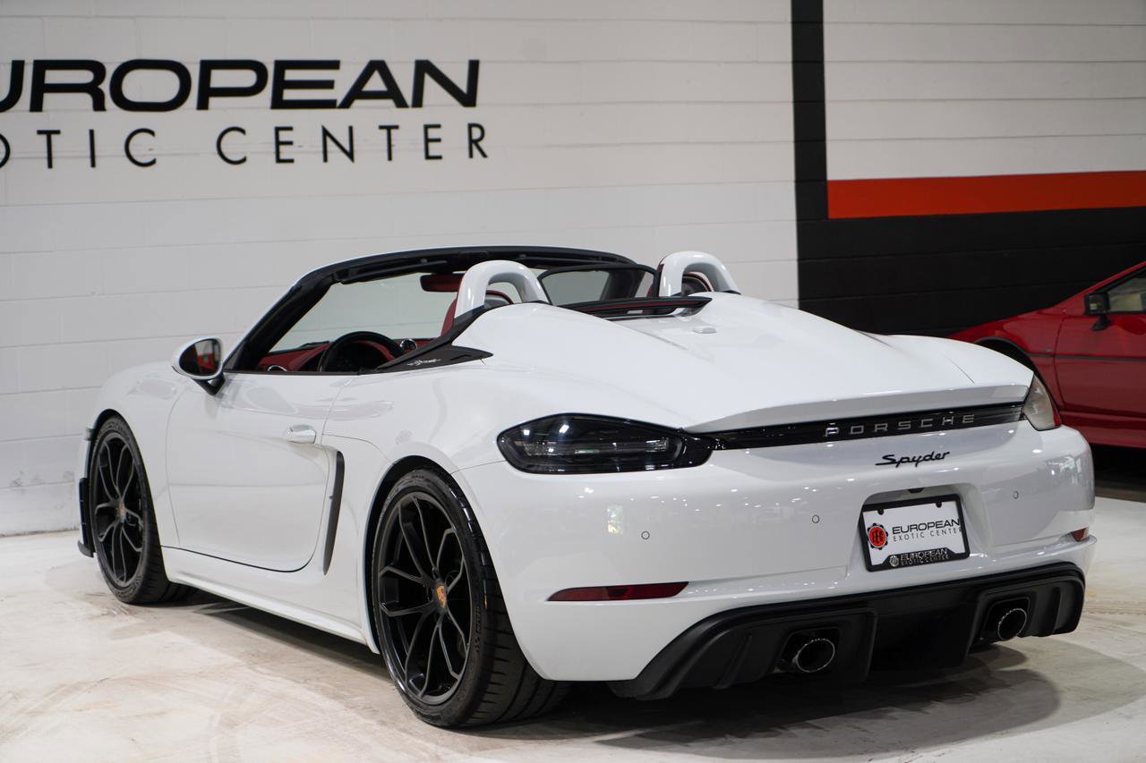 Used 2020 Porsche 718 Boxster Spyder RWD image 34