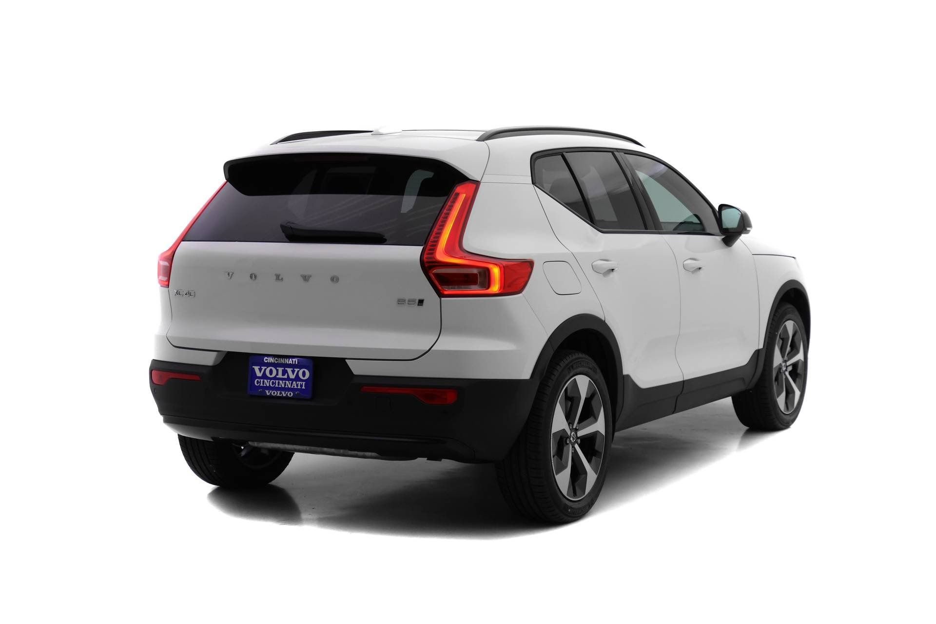 New 2026 Volvo XC40 B5 Core w/ Protection Package Premier AWD/4WD image 4