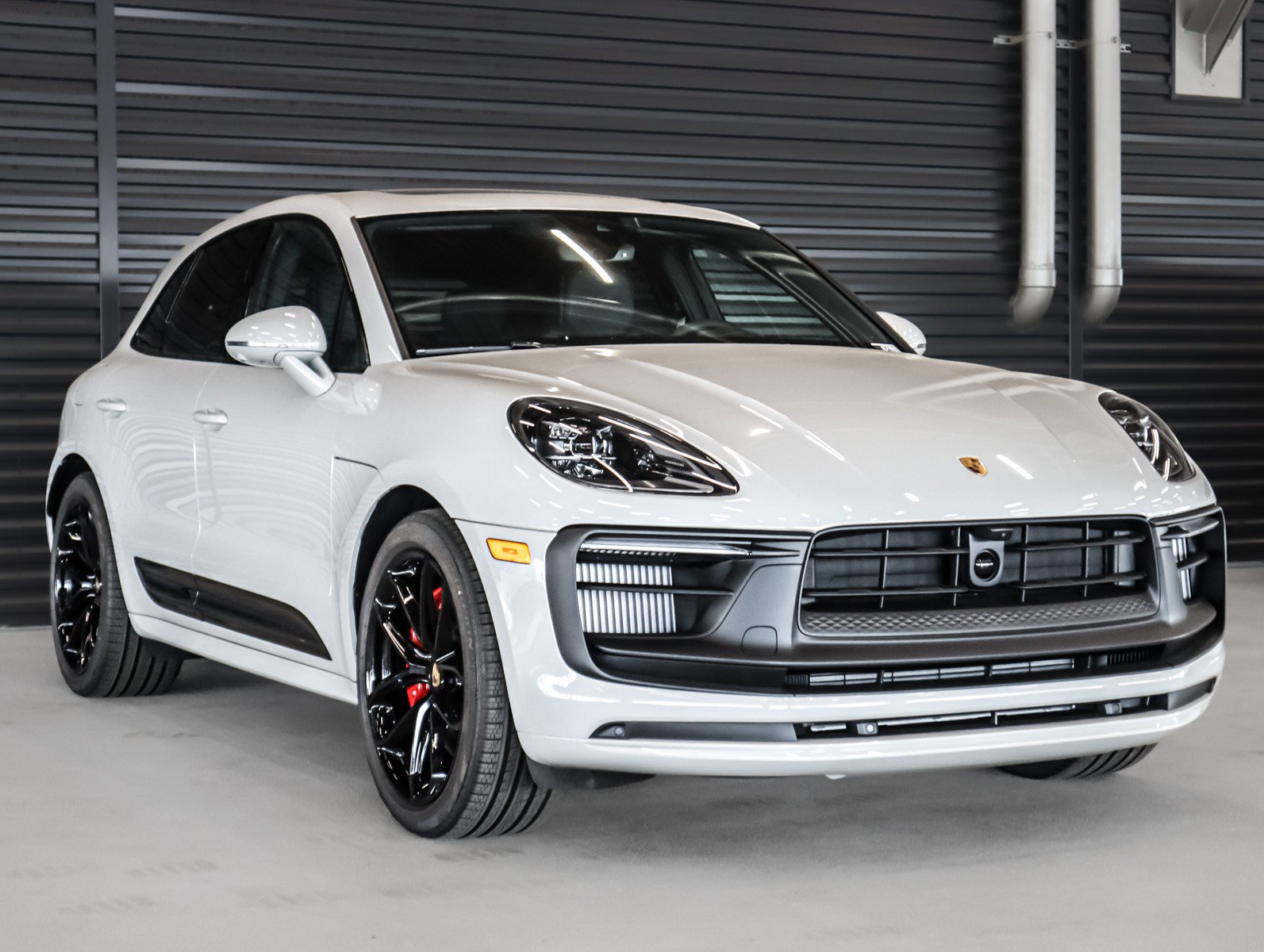 New 2026 Porsche Macan GTS image 7