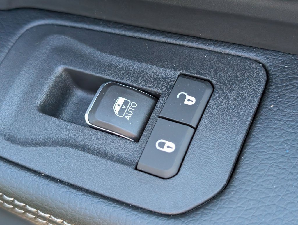 New 2026 RAM 2500 Laramie AWD/4WD image 33