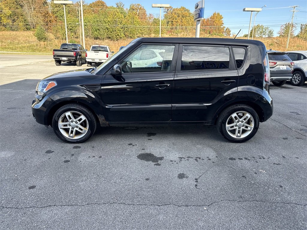 Used 2011 Kia Soul + image 3