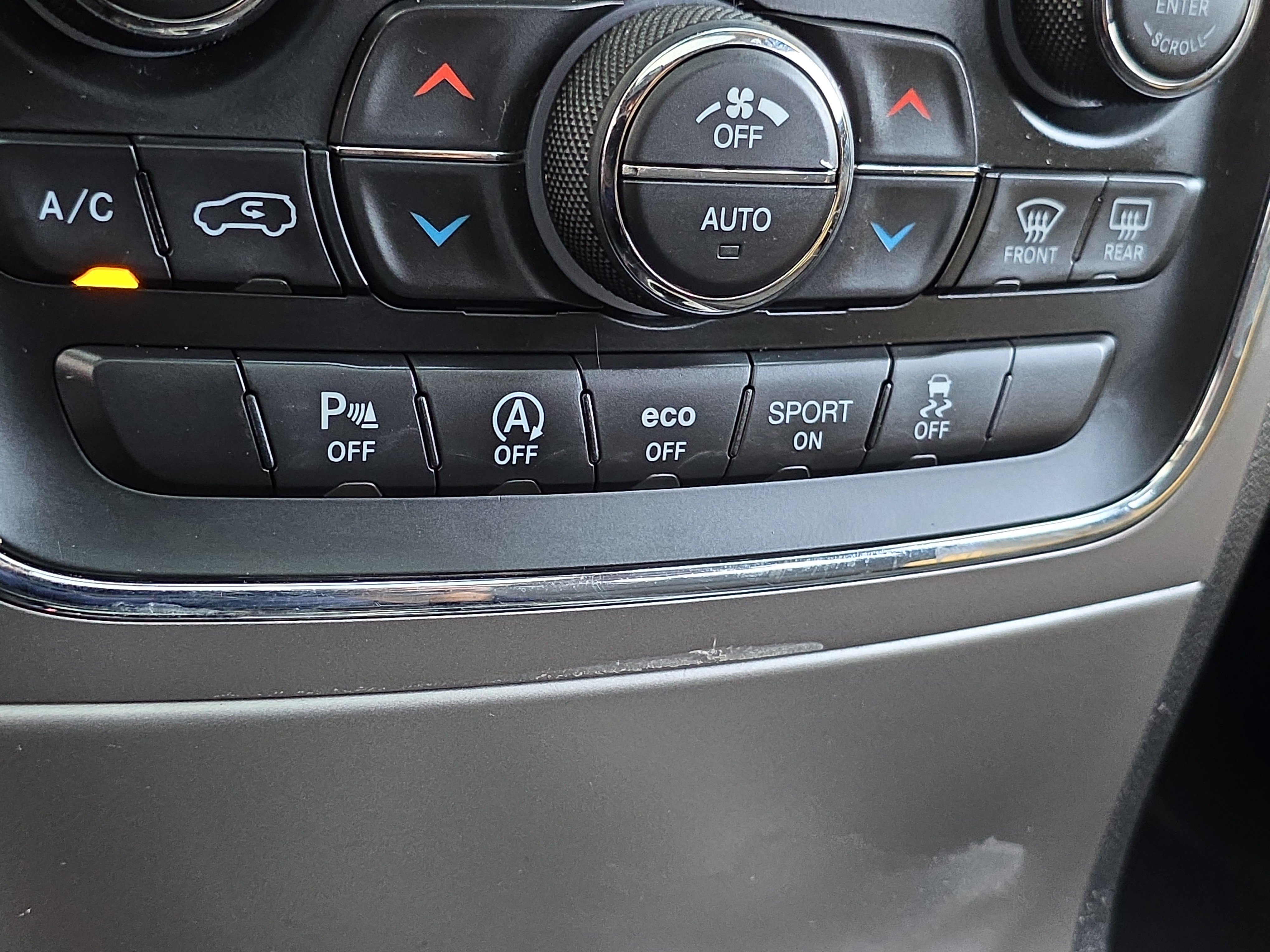 Used 2021 Jeep Grand Cherokee Laredo RWD image 20