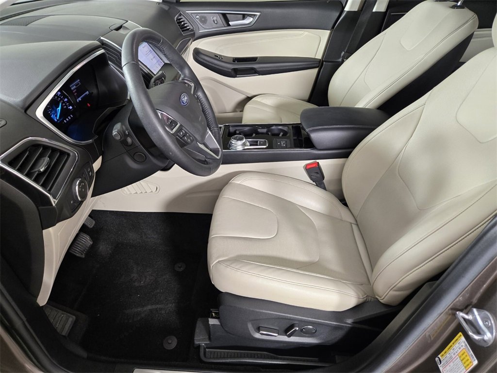 Used 2019 Ford Edge Titanium w/ Equipment Group 301A image 14