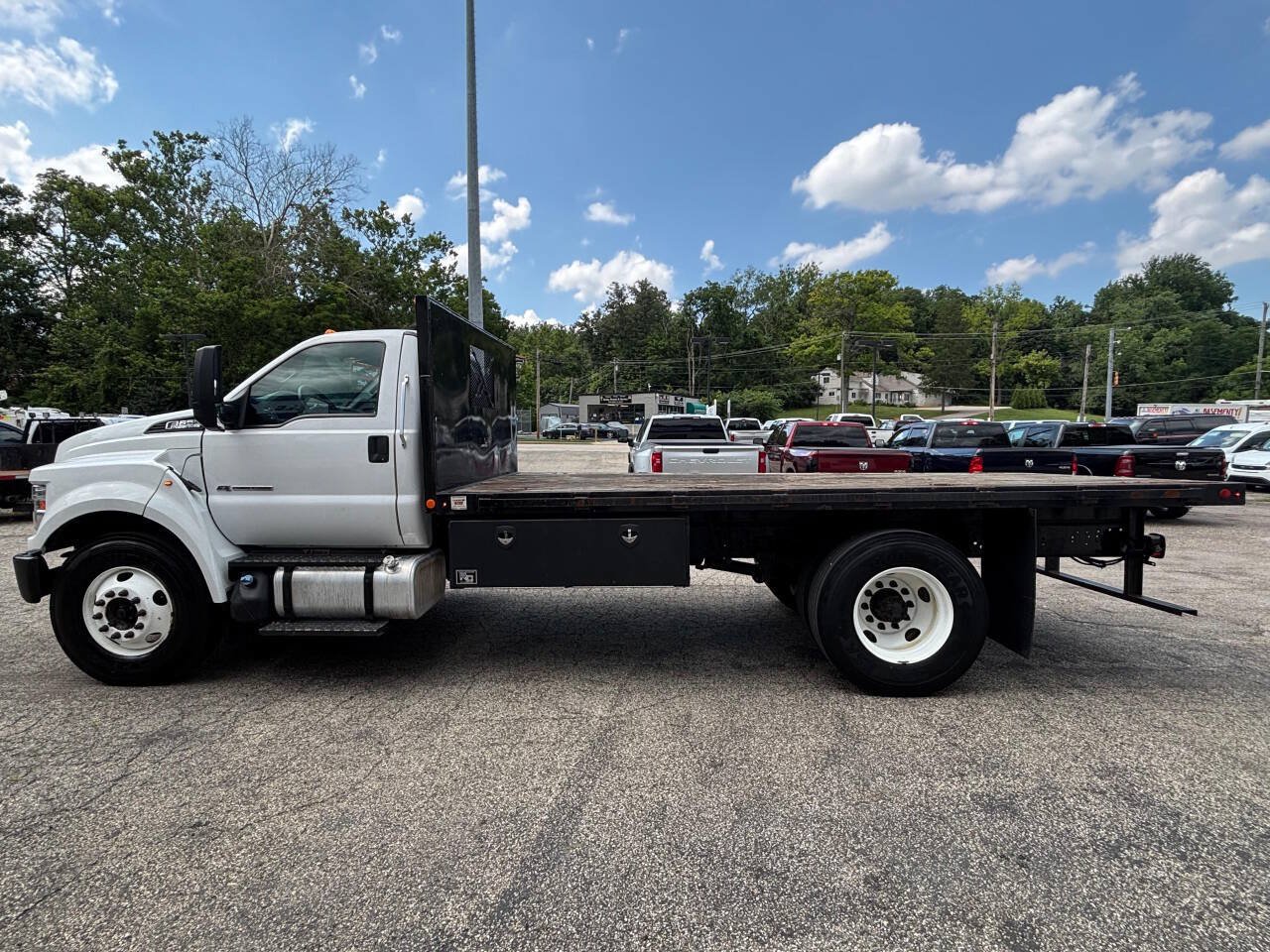 Used 2017 Ford F650 2WD Regular Cab Super Duty image 5