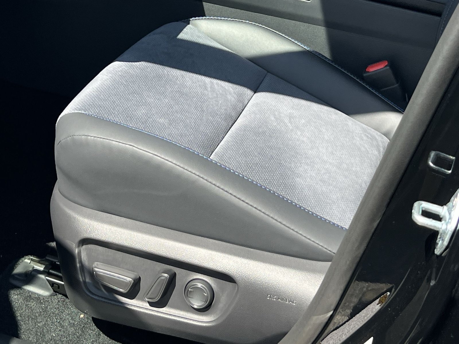 New 2026 Toyota RAV4 XSE w/ Panoramic Sun Roof Package AWD/4WD image 8