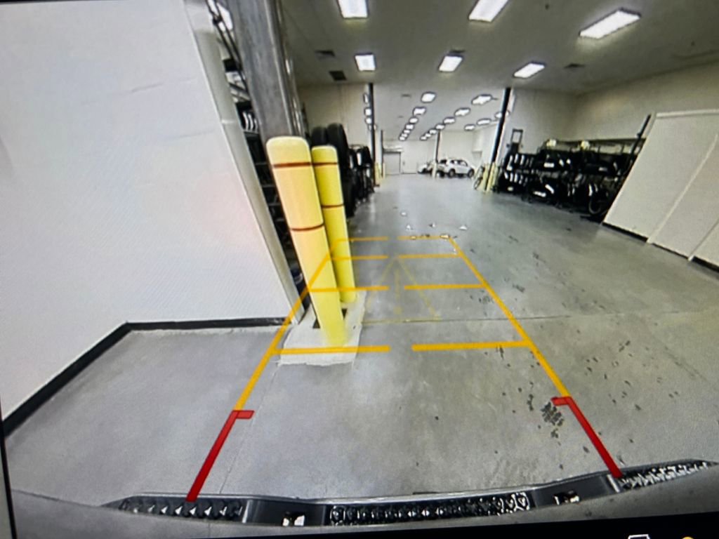 Used 2024 Chevrolet Colorado LT w/ LT Convenience Package II image 21