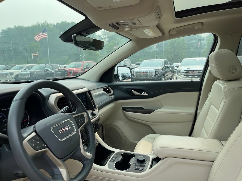 Used 2023 GMC Acadia Denali w/ Denali Ultimate Package AWD/4WD image 18