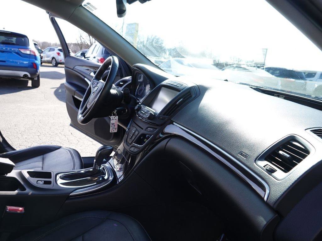 Used 2017 Buick Regal Sport Touring image 39